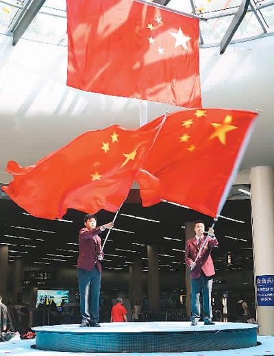 37岁张雨绮旅居新加坡！成免签落地第一批旅客，呼吁大家出国旅游